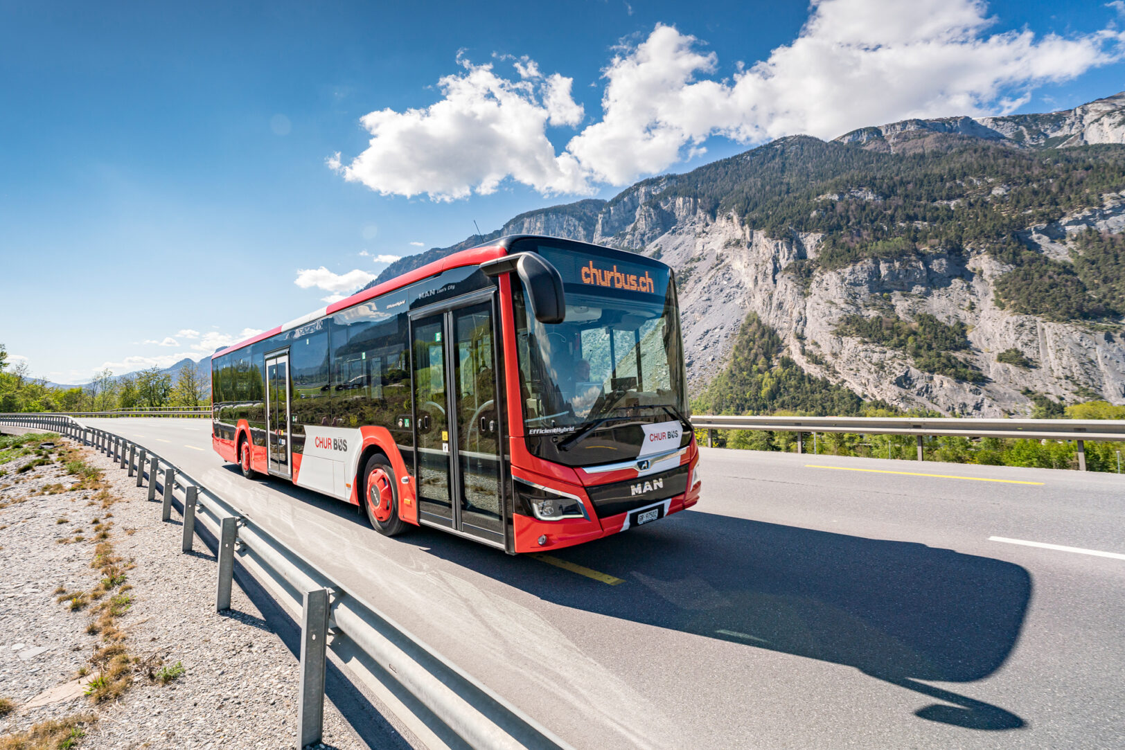 Chur-Bus-Fruehling-Emserstrasse-C-Yanik-Buerkli-07-Web